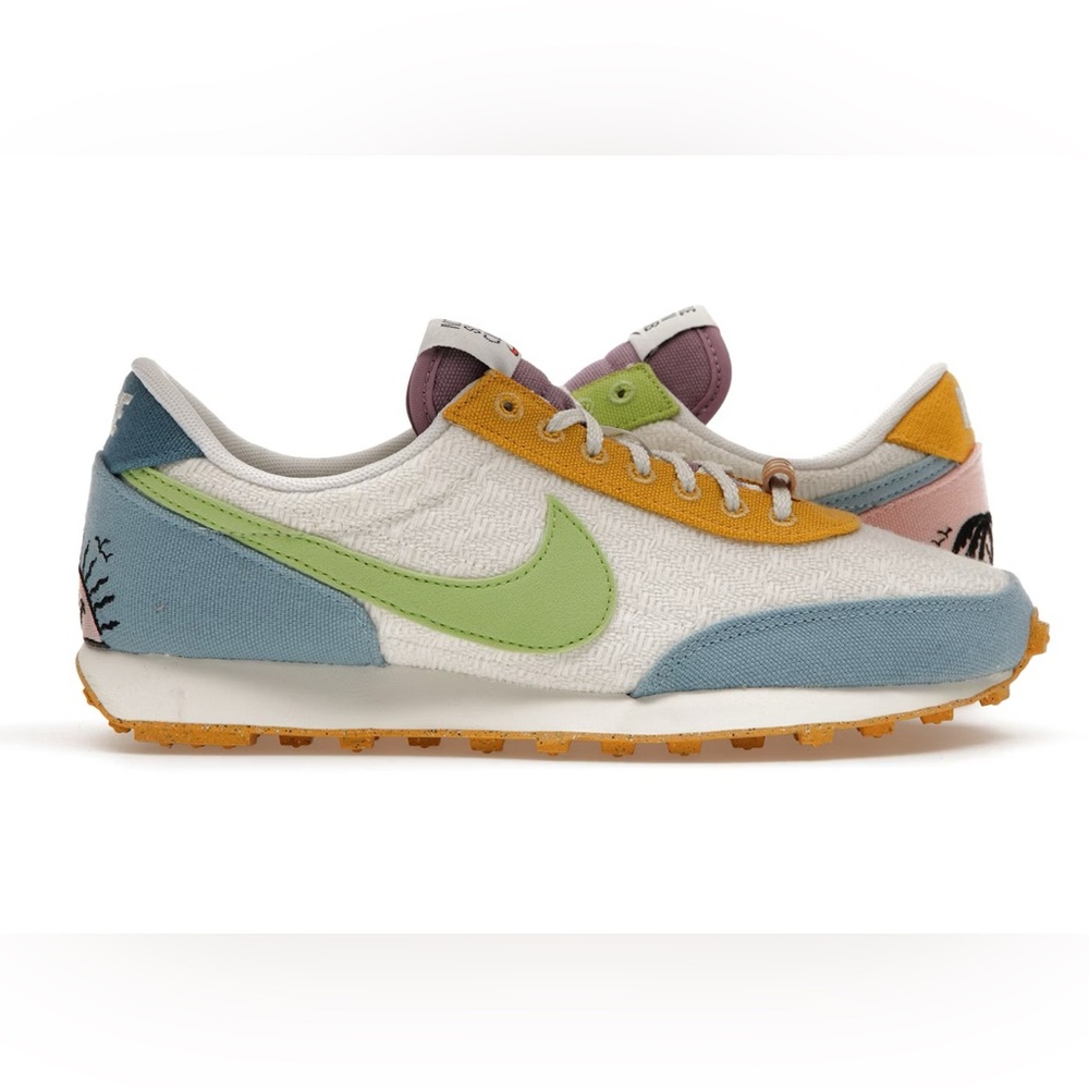 Nike Daybreak SE Sun Club Sneakers NEW